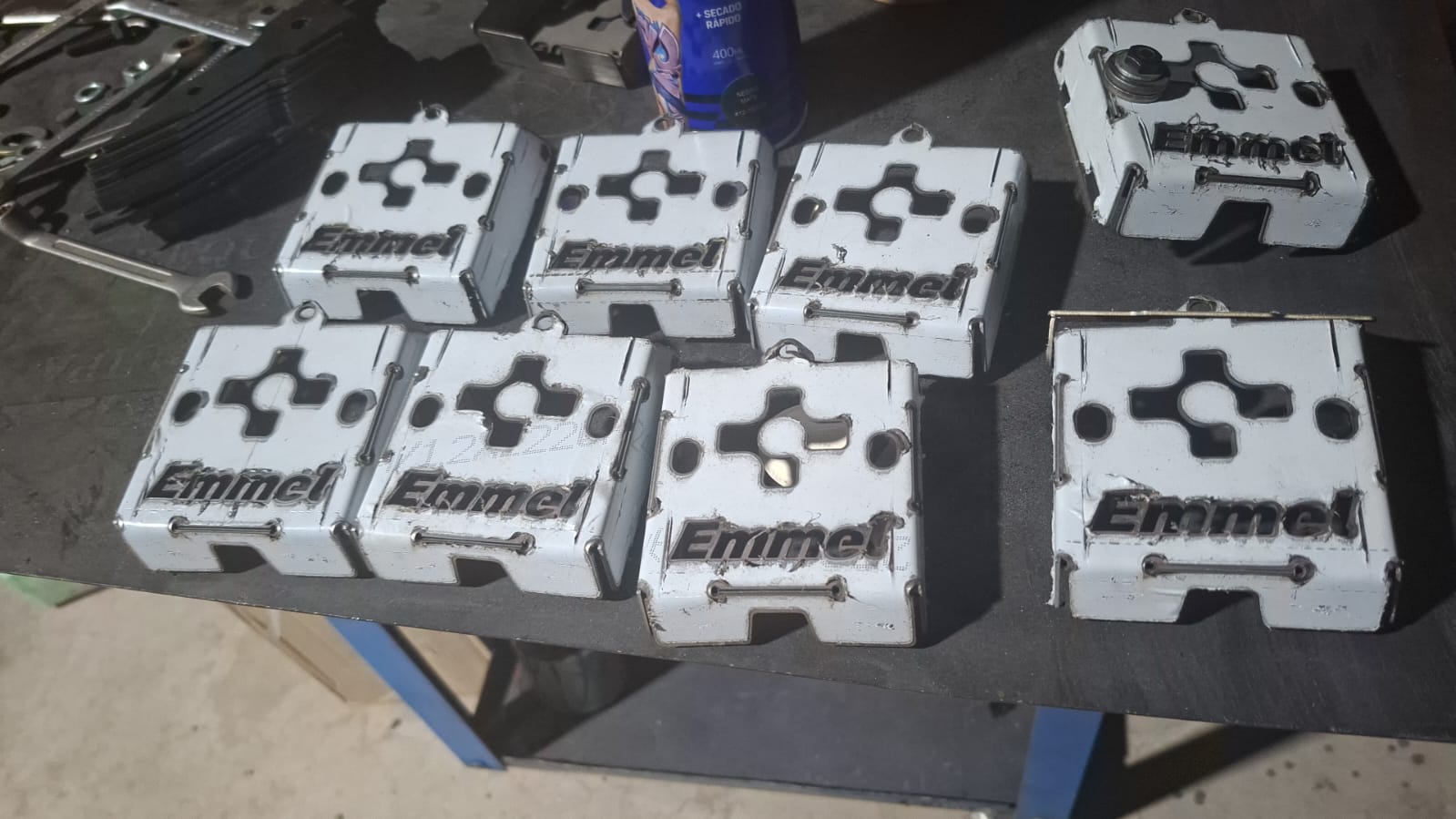Cajas antirrobo para dispositivos electrónicos — corte láser Feria Engineering