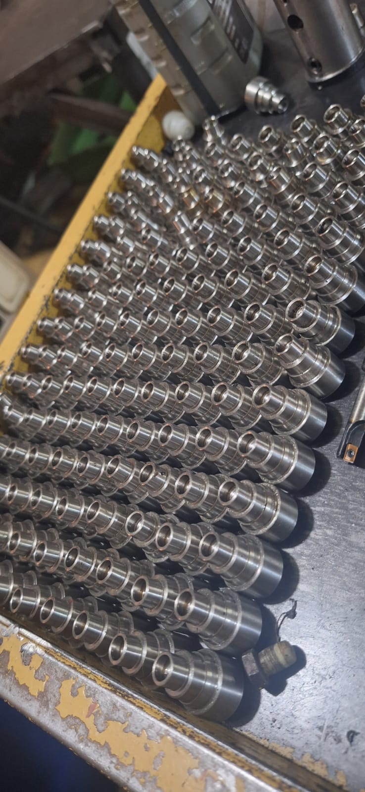 Piezas plegadas terminadas en acero — Feria Engineering